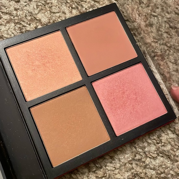 Estée Lauder Color Portfolio - Picture 3 of 7